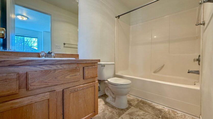 2561 NW Cedar Ave - 3 - Redmond - Oregon - 3 bed, 2.5 bath rental property