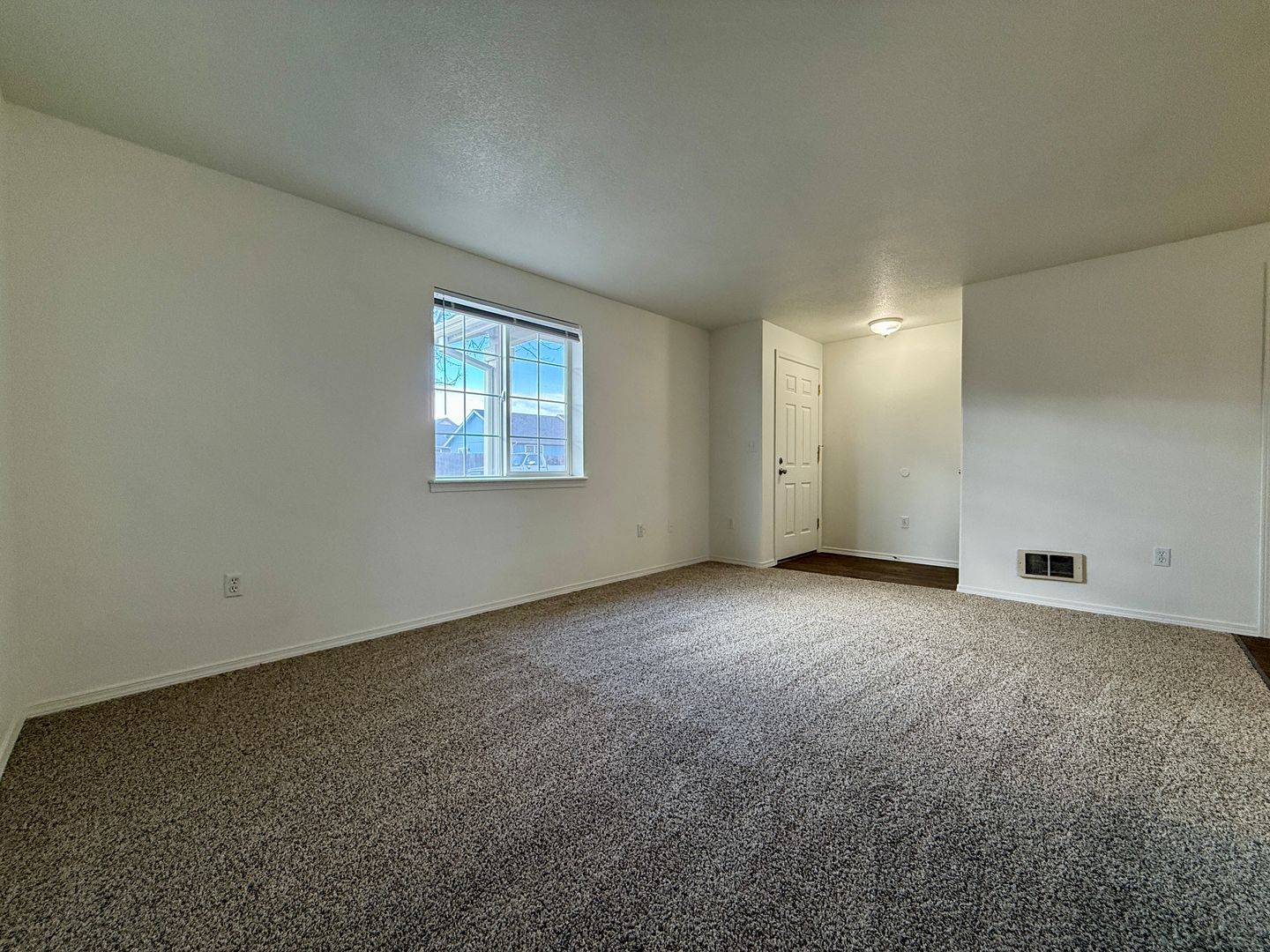2561 NW Cedar Ave - 3 - Redmond - Oregon - 3 bed, 2.5 bath rental property