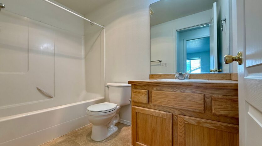 2561 NW Cedar Ave - 3 - Redmond - Oregon - 3 bed, 2.5 bath rental property