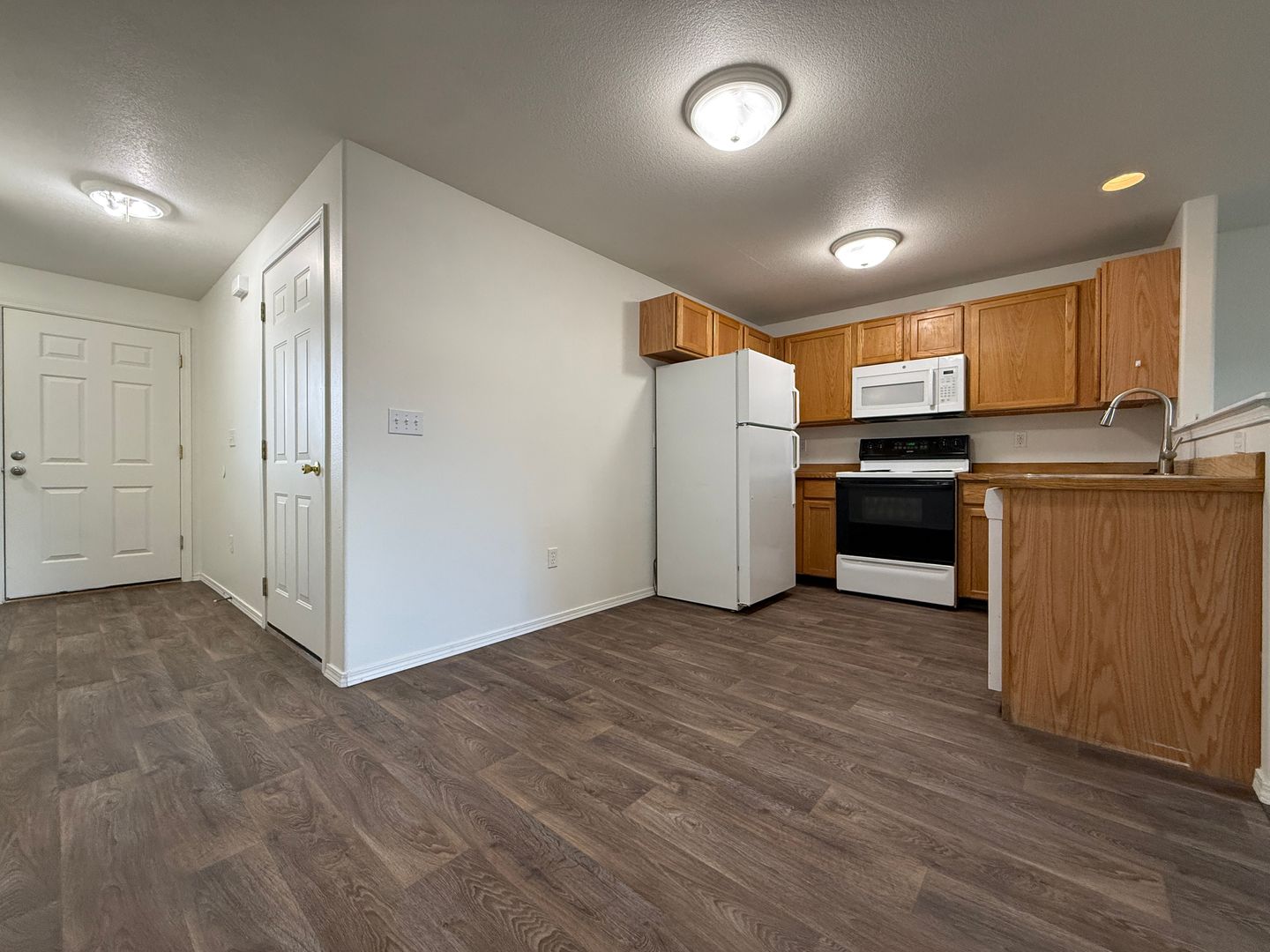 2561 NW Cedar Ave - 3 - Redmond - Oregon - 3 bed, 2.5 bath rental property