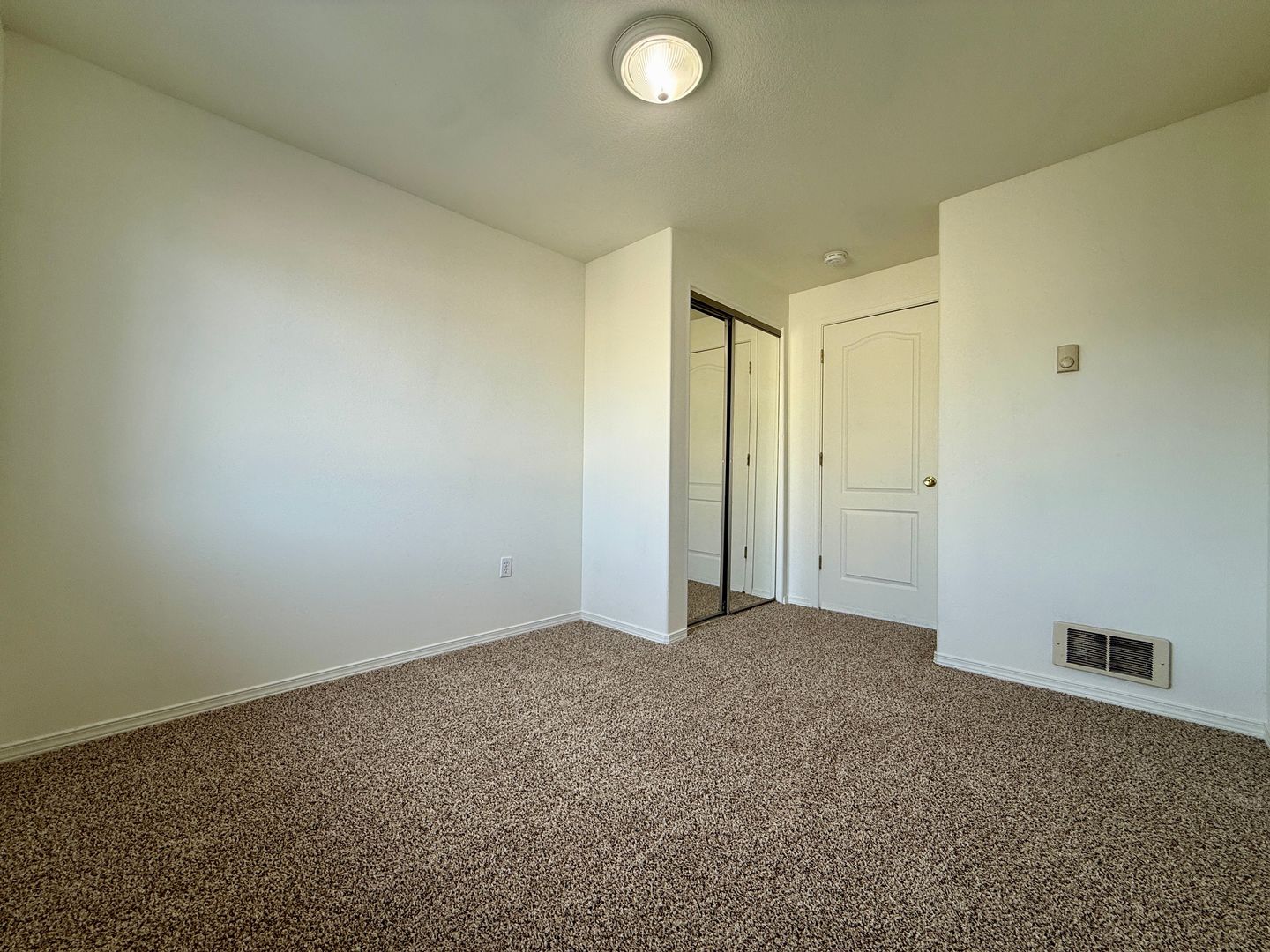 2561 NW Cedar Ave - 3 - Redmond - Oregon - 3 bed, 2.5 bath rental property