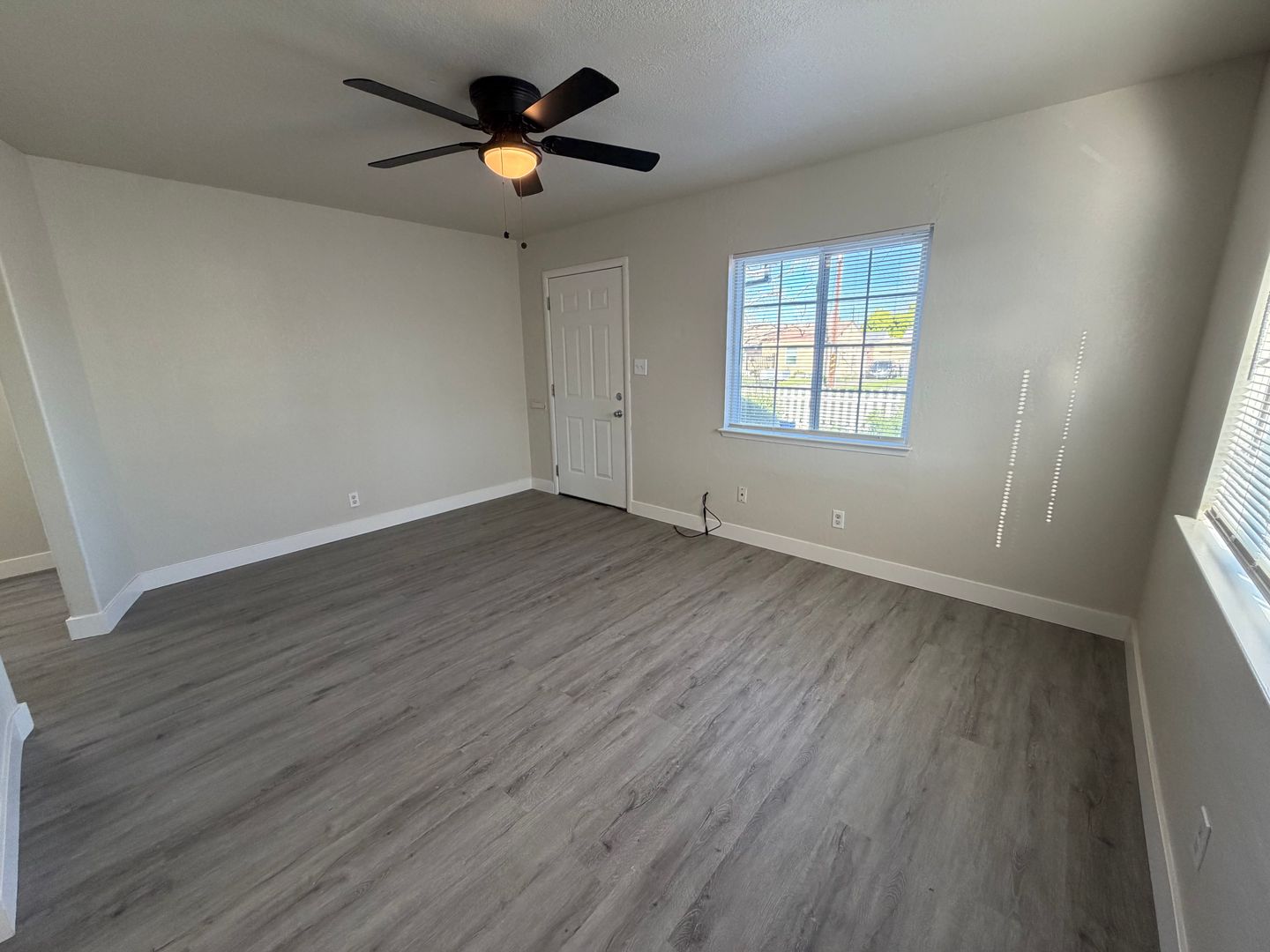 2569 - 2571 Erickson Street - Sacramento - California - 2 bed, 1 bath rental property