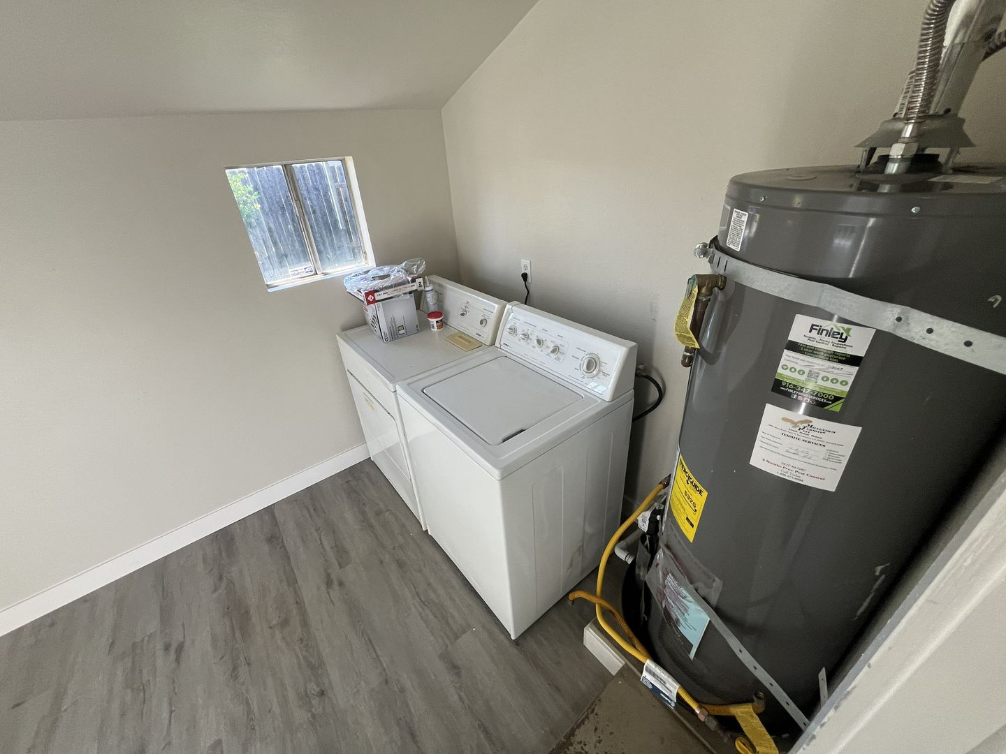 2569 - 2571 Erickson Street - Sacramento - California - 2 bed, 1 bath rental property