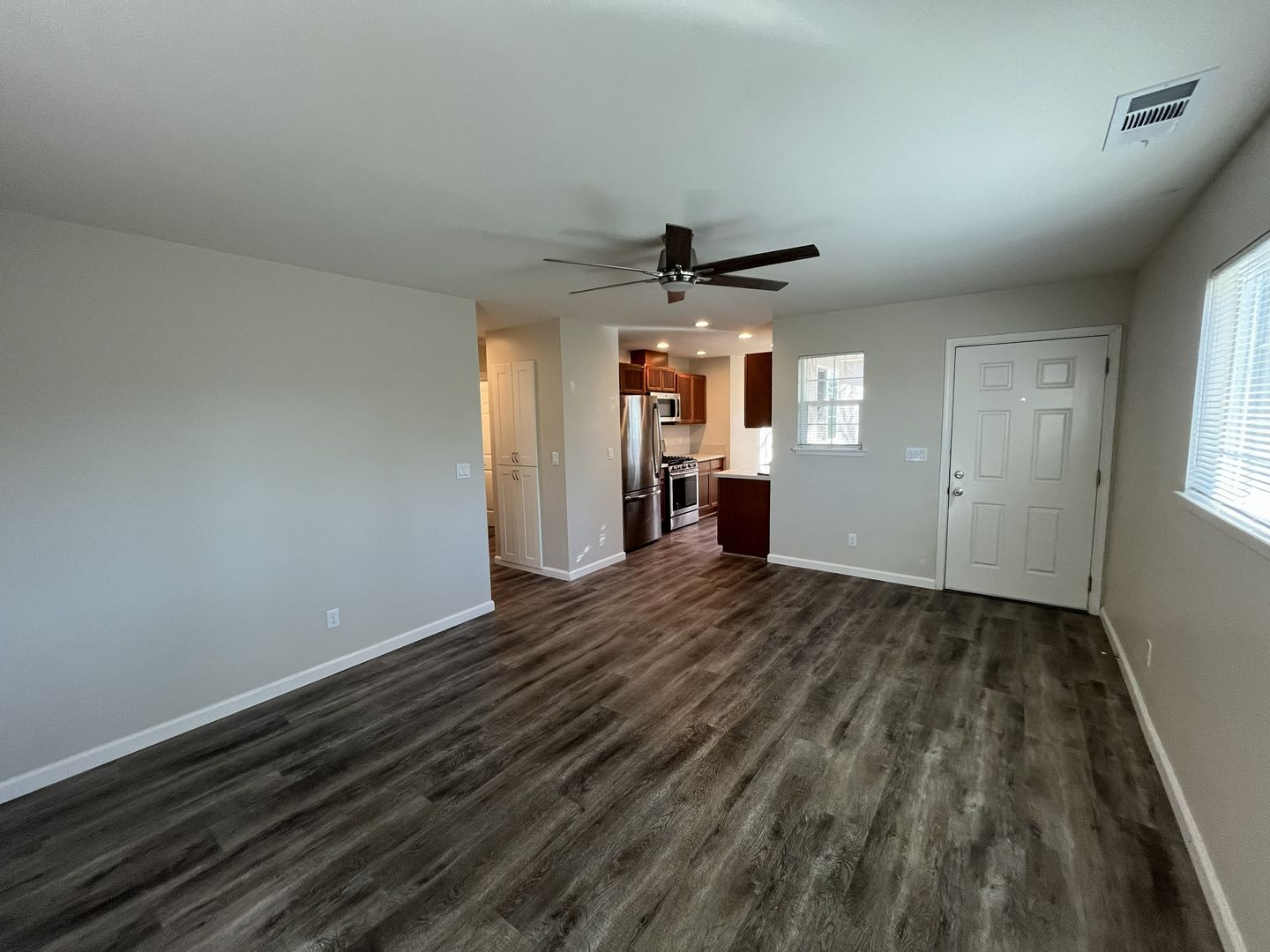 2569 - 2571 Erickson Street - Sacramento - California - 2 bed, 1 bath rental property