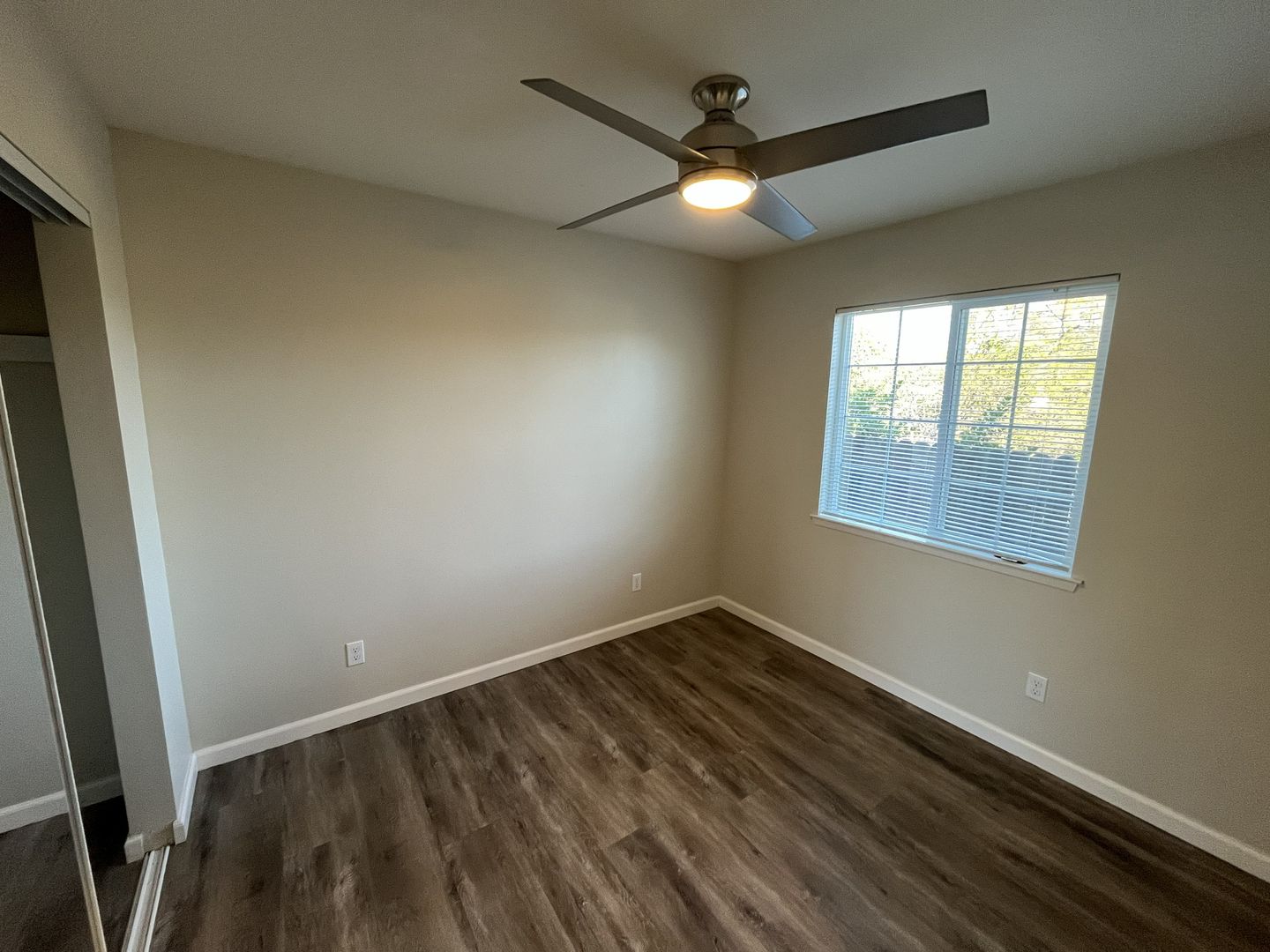 2569 - 2571 Erickson Street - Sacramento - California - 2 bed, 1 bath rental property