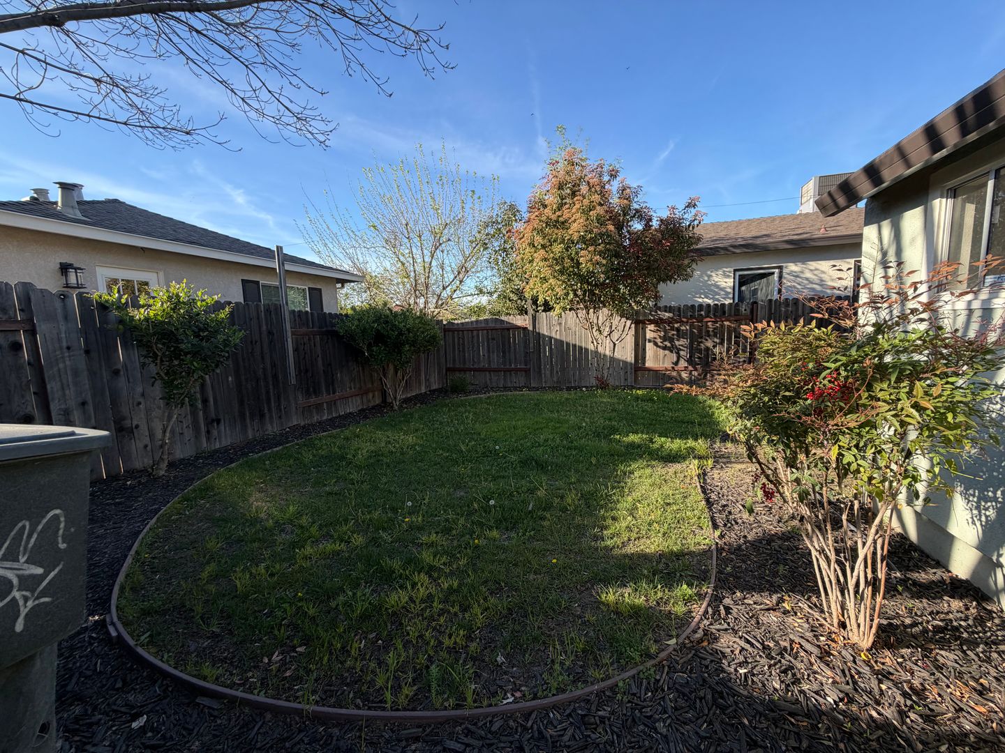 2569 - 2571 Erickson Street - Sacramento - California - 2 bed, 1 bath rental property