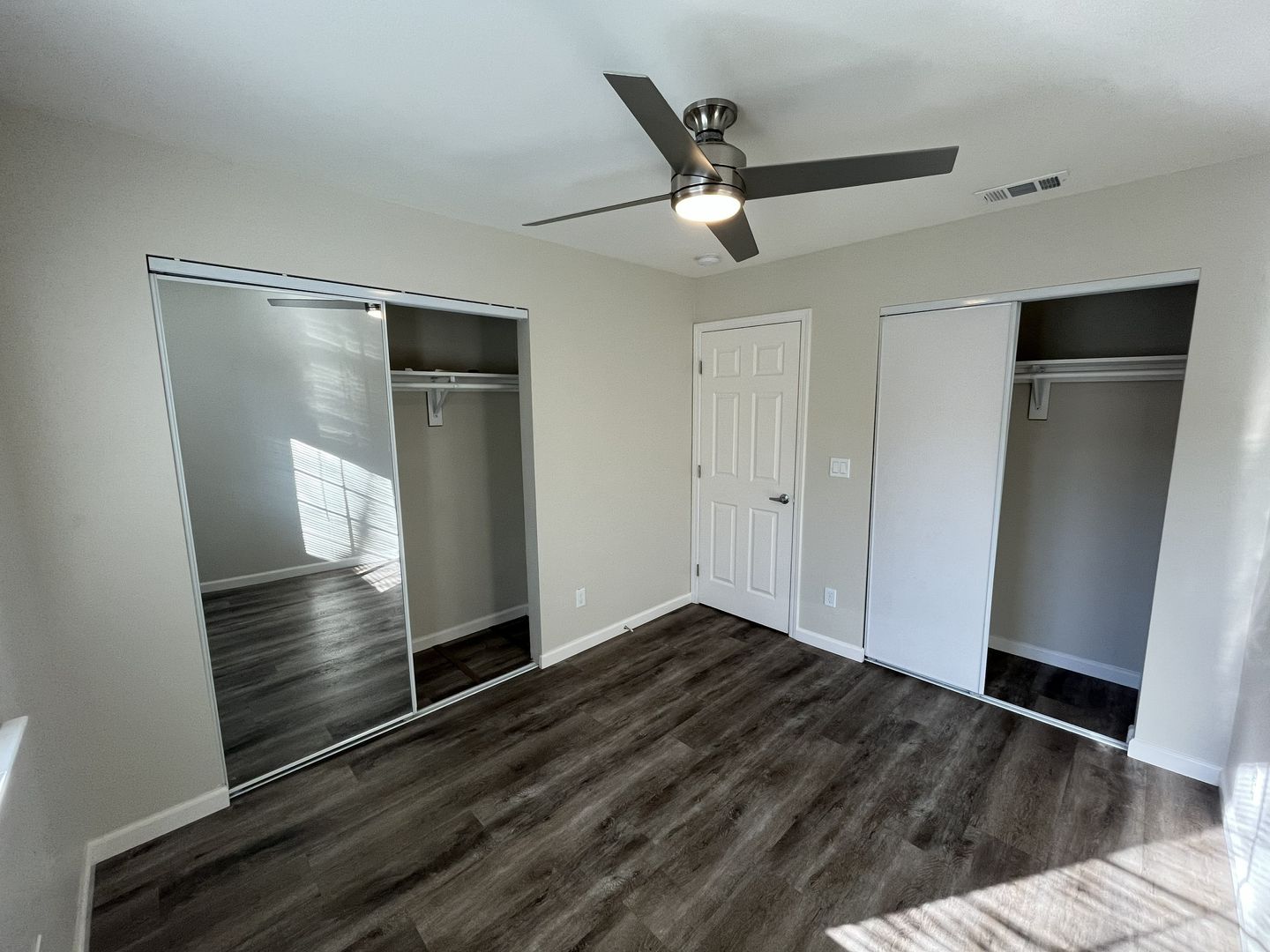 2569 - 2571 Erickson Street - Sacramento - California - 2 bed, 1 bath rental property