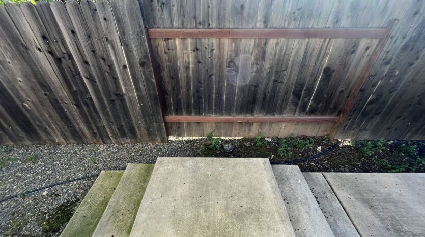 2569 - 2571 Erickson Street - Sacramento - California - 2 bed, 1 bath rental property