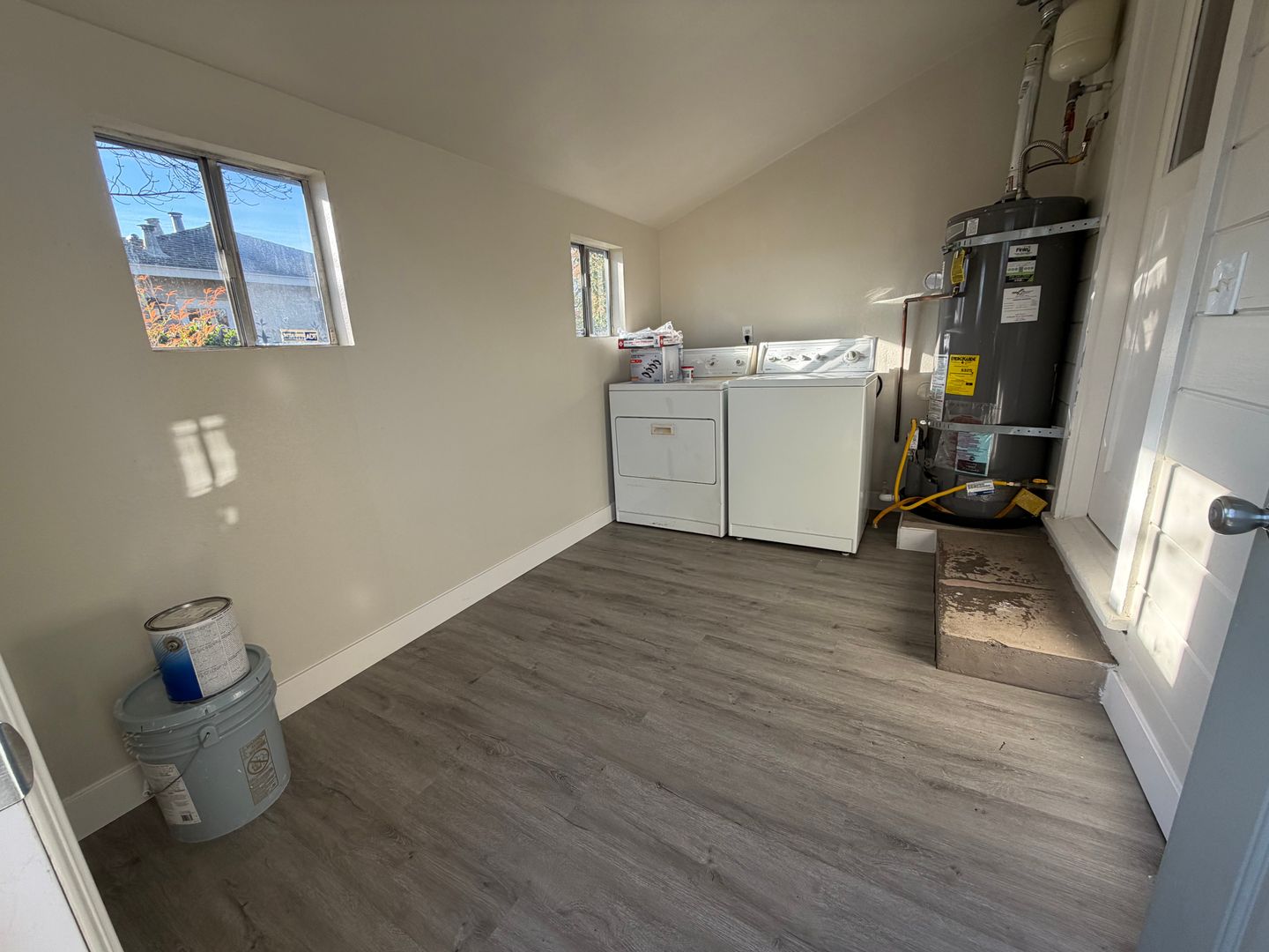 2569 - 2571 Erickson Street - Sacramento - California - 2 bed, 1 bath rental property