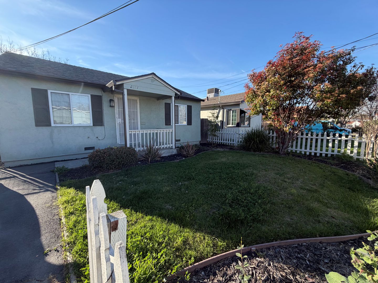 2569 - 2571 Erickson Street - Sacramento - California - 2 bed, 1 bath rental property