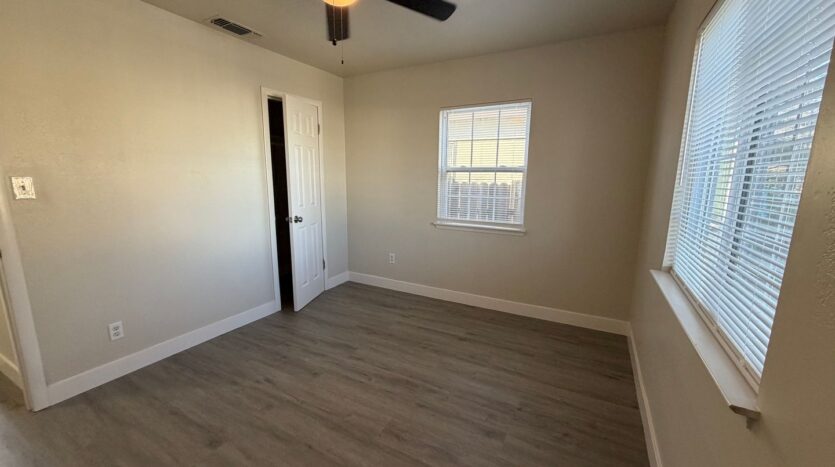 2569 - 2571 Erickson Street - Sacramento - California - 2 bed, 1 bath rental property