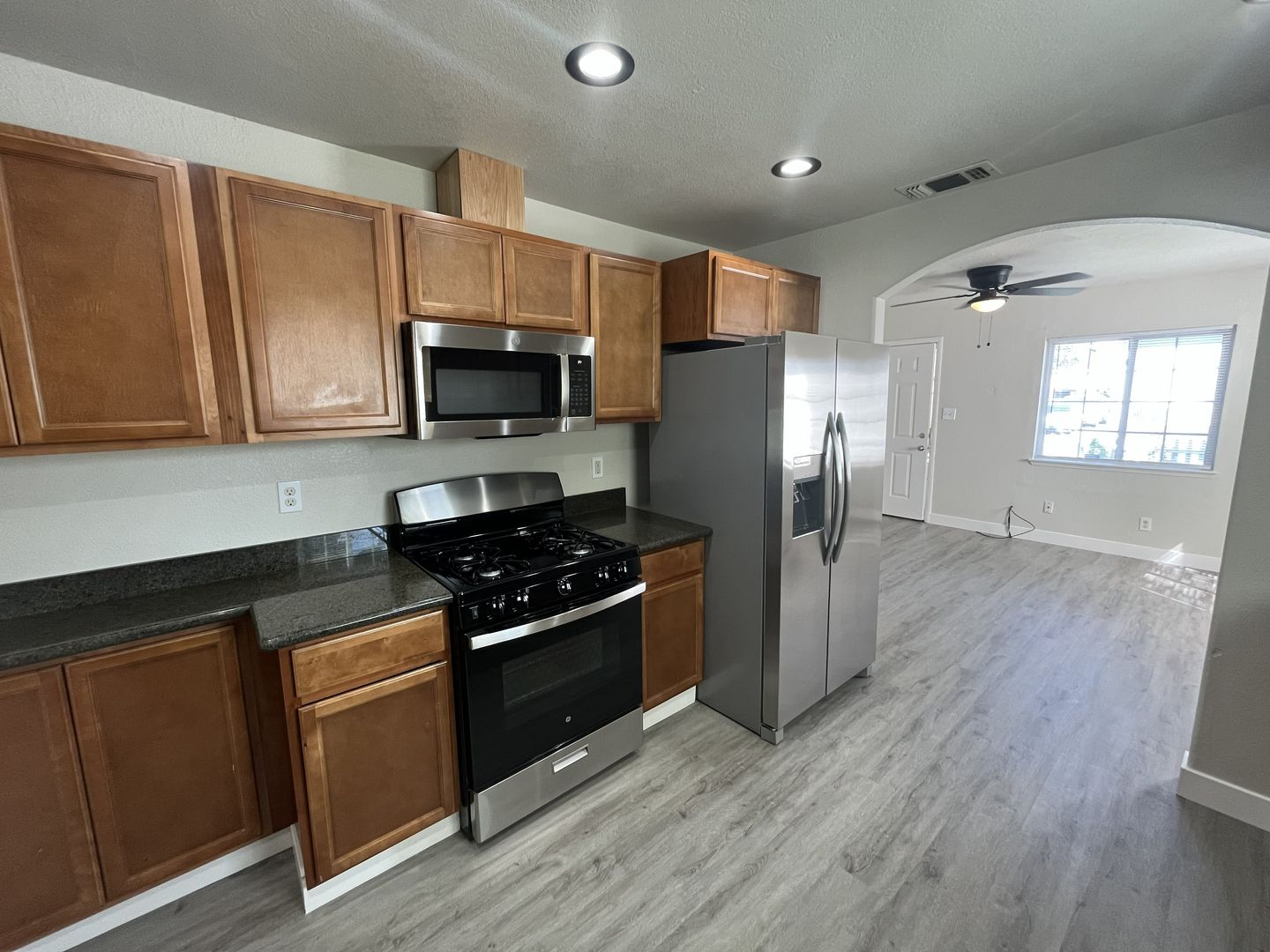 2569 - 2571 Erickson Street - Sacramento - California - 2 bed, 1 bath rental property