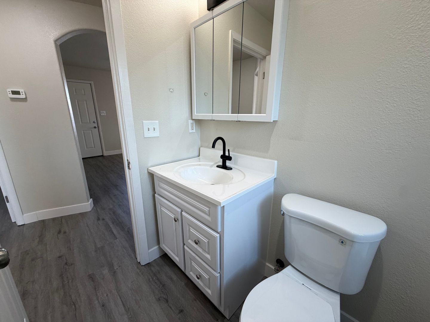 2569 - 2571 Erickson Street - Sacramento - California - 2 bed, 1 bath rental property