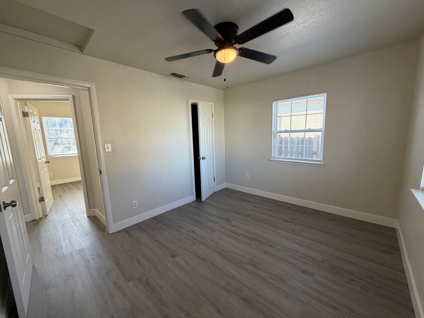 2569 - 2571 Erickson Street - Sacramento - California - 2 bed, 1 bath rental property