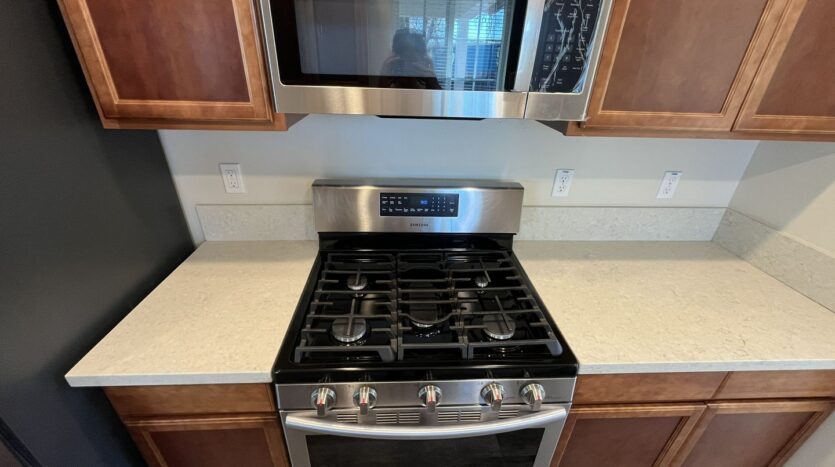 2569 - 2571 Erickson Street - Sacramento - California - 2 bed, 1 bath rental property