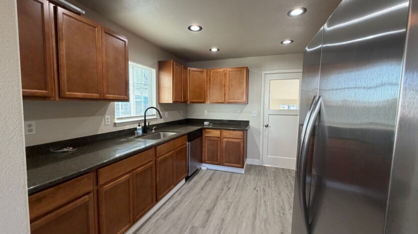 2569 - 2571 Erickson Street - Sacramento - California - 2 bed, 1 bath rental property