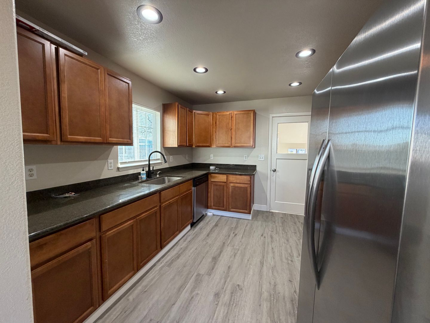 2569 - 2571 Erickson Street - Sacramento - California - 2 bed, 1 bath rental property