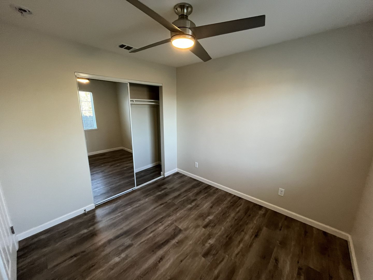 2569 - 2571 Erickson Street - Sacramento - California - 2 bed, 1 bath rental property