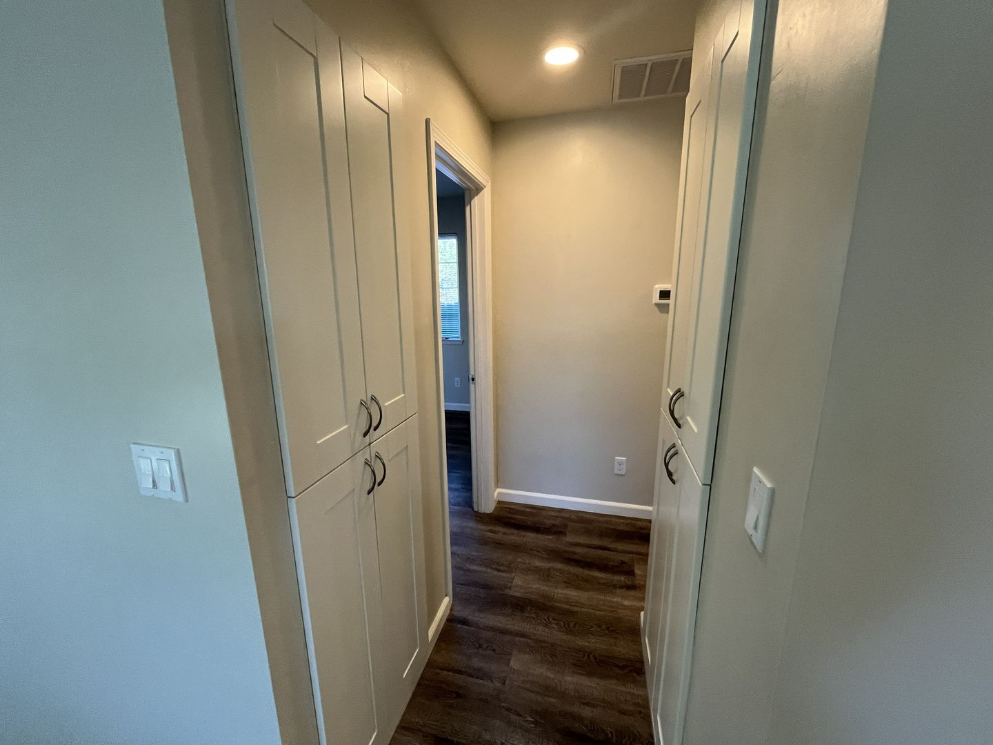 2569 - 2571 Erickson Street - Sacramento - California - 2 bed, 1 bath rental property