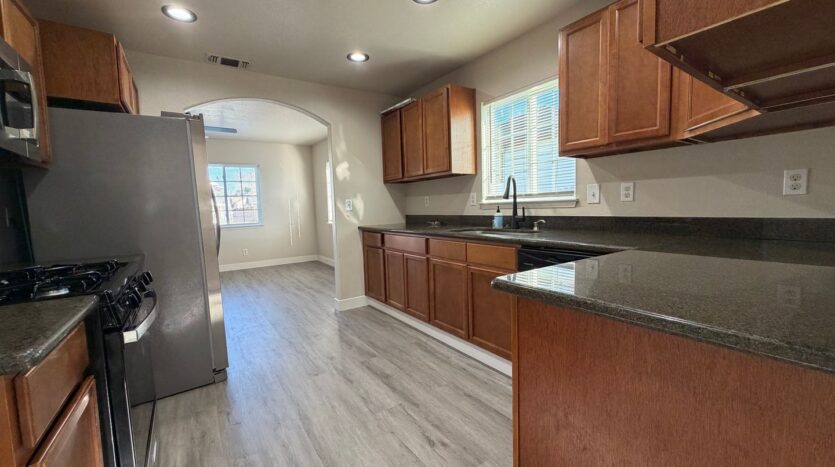 2569 - 2571 Erickson Street - Sacramento - California - 2 bed, 1 bath rental property