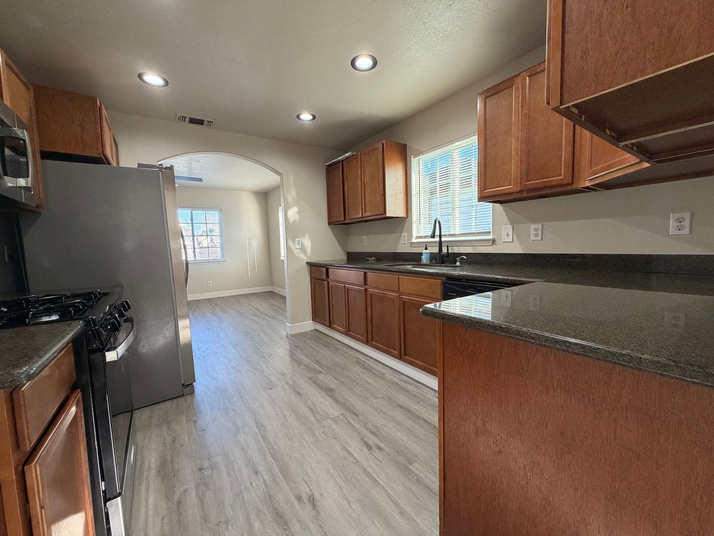 2569 - 2571 Erickson Street - Sacramento - California - 2 bed, 1 bath rental property