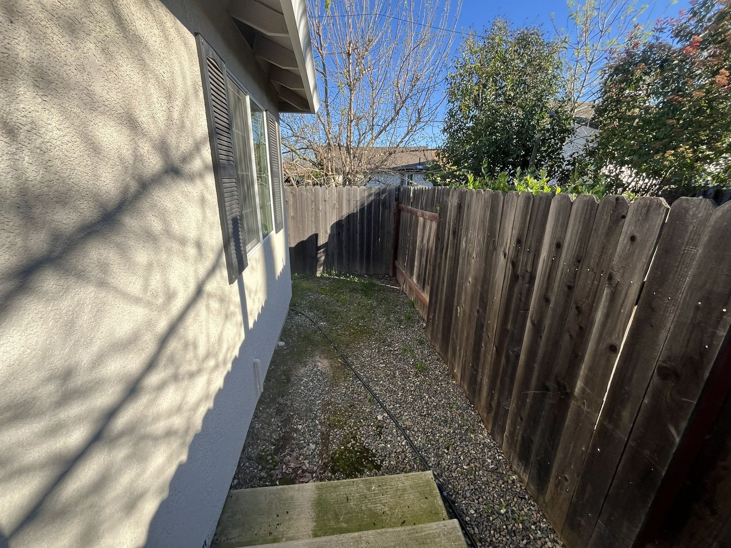 2569 - 2571 Erickson Street - Sacramento - California - 2 bed, 1 bath rental property
