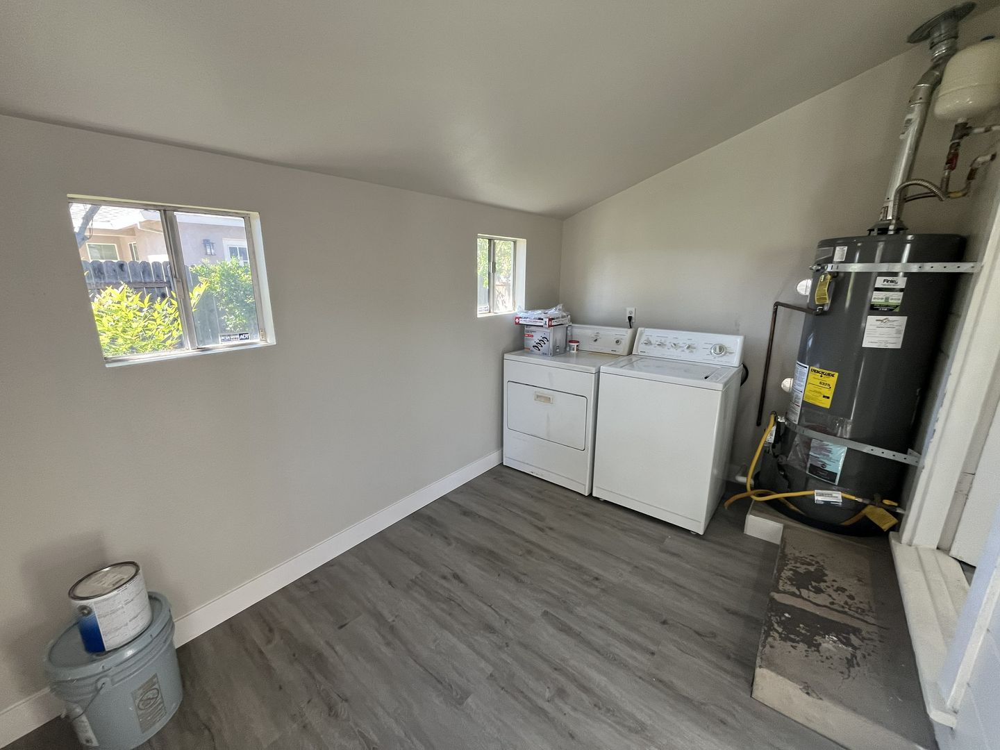 2569 - 2571 Erickson Street - Sacramento - California - 2 bed, 1 bath rental property