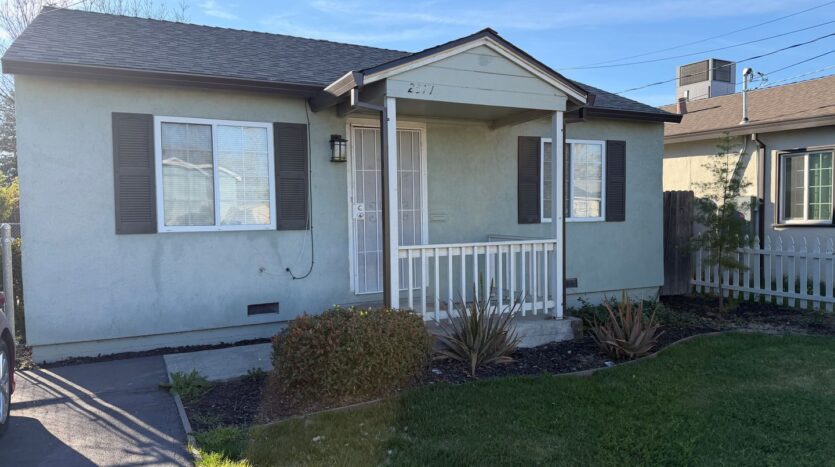 2569 - 2571 Erickson Street - Sacramento - California - 2 bed, 1 bath rental property