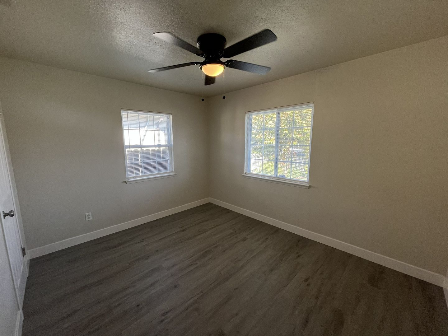 2569 - 2571 Erickson Street - Sacramento - California - 2 bed, 1 bath rental property