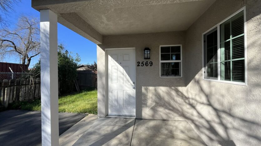 2569 - 2571 Erickson Street - Sacramento - California - 2 bed, 1 bath rental property