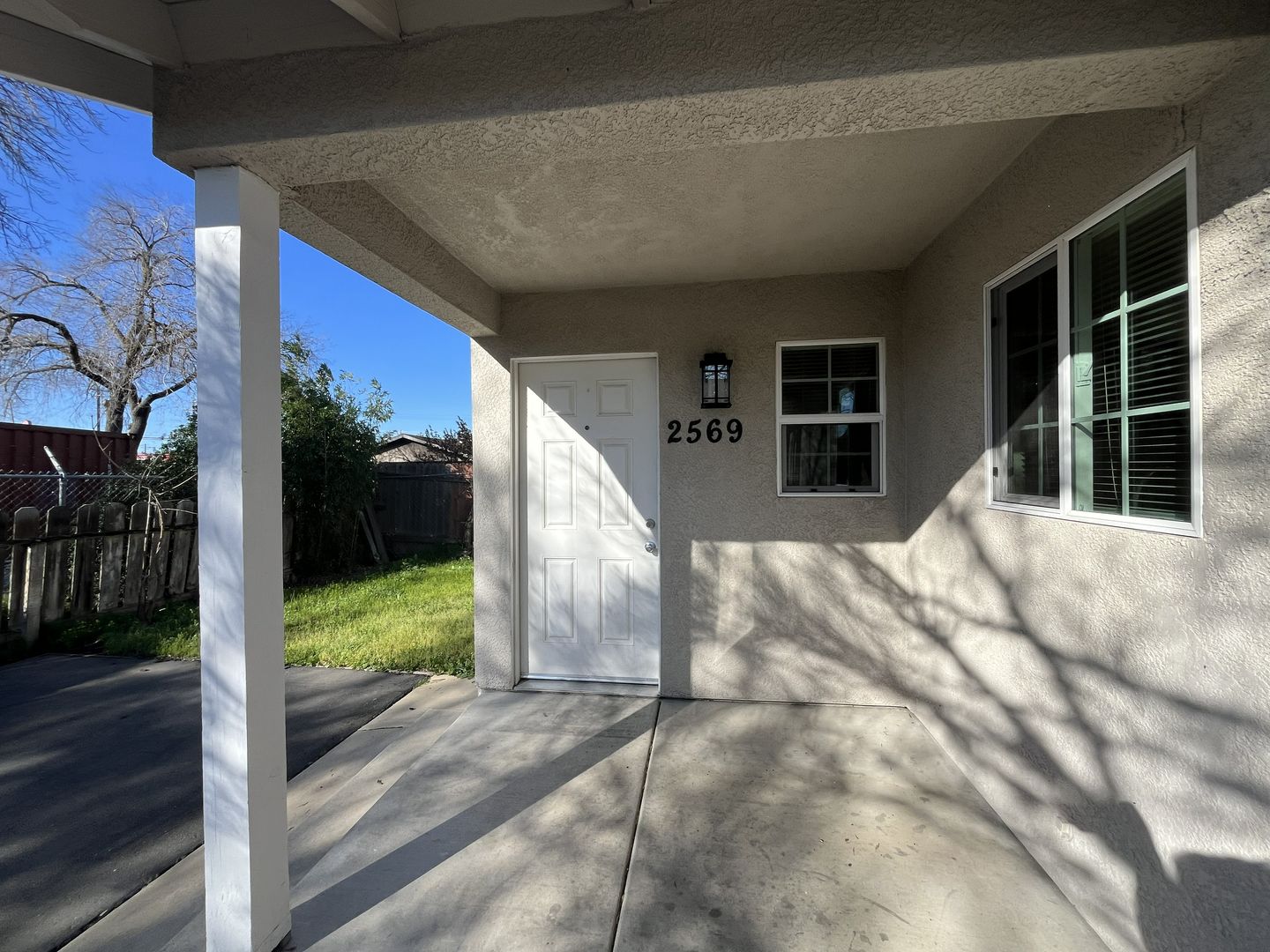 2569 - 2571 Erickson Street - Sacramento - California - 2 bed, 1 bath rental property