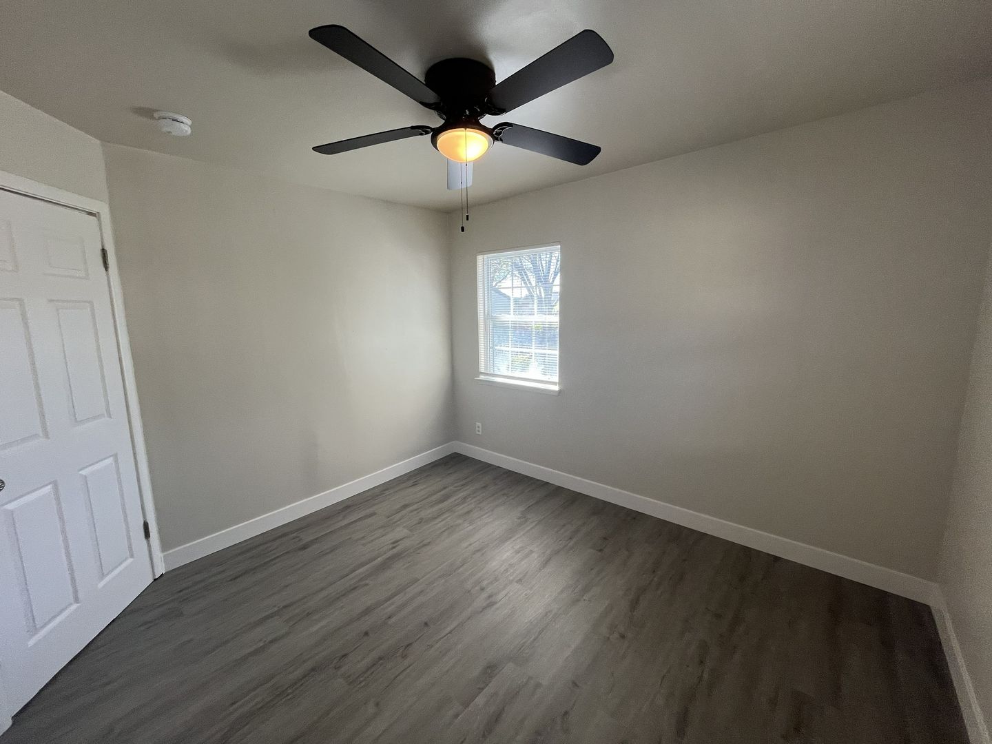 2569 - 2571 Erickson Street - Sacramento - California - 2 bed, 1 bath rental property
