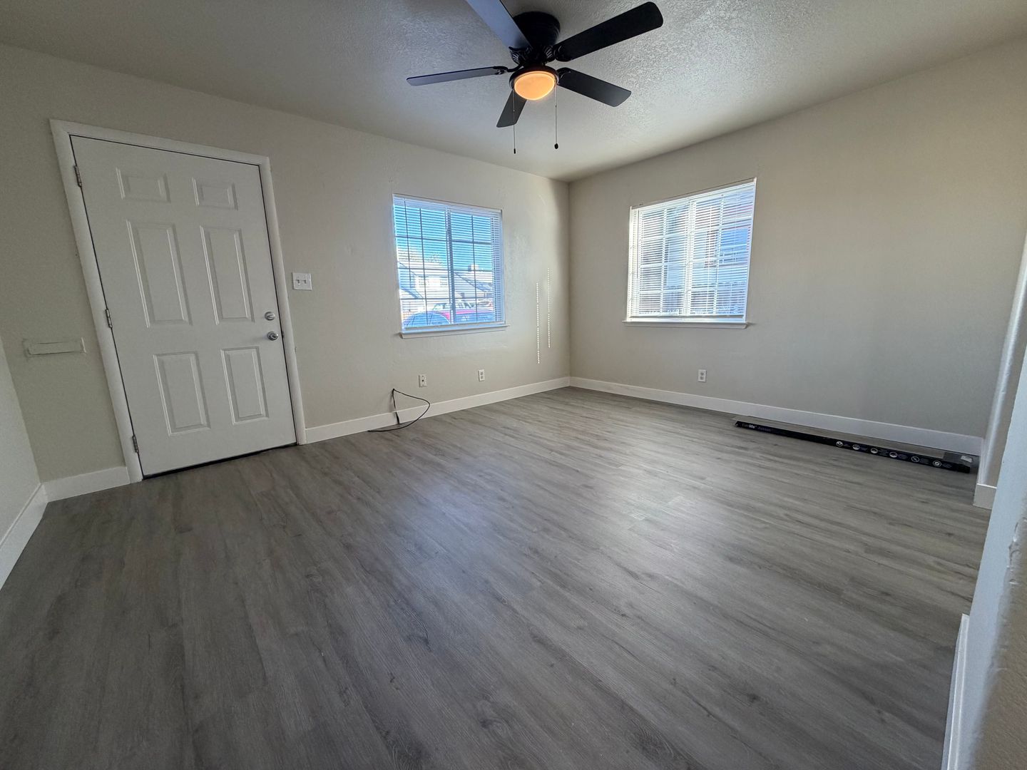 2569 - 2571 Erickson Street - Sacramento - California - 2 bed, 1 bath rental property