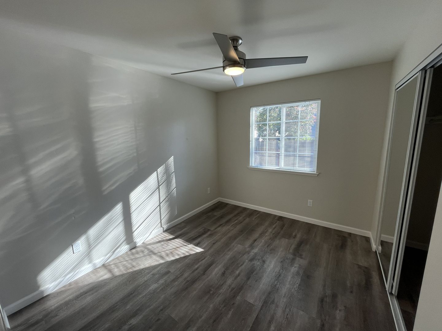 2569 - 2571 Erickson Street - Sacramento - California - 2 bed, 1 bath rental property