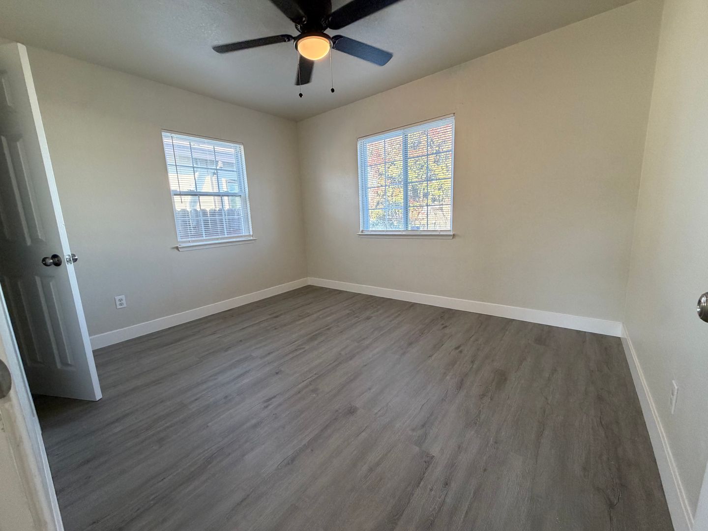 2569 - 2571 Erickson Street - Sacramento - California - 2 bed, 1 bath rental property