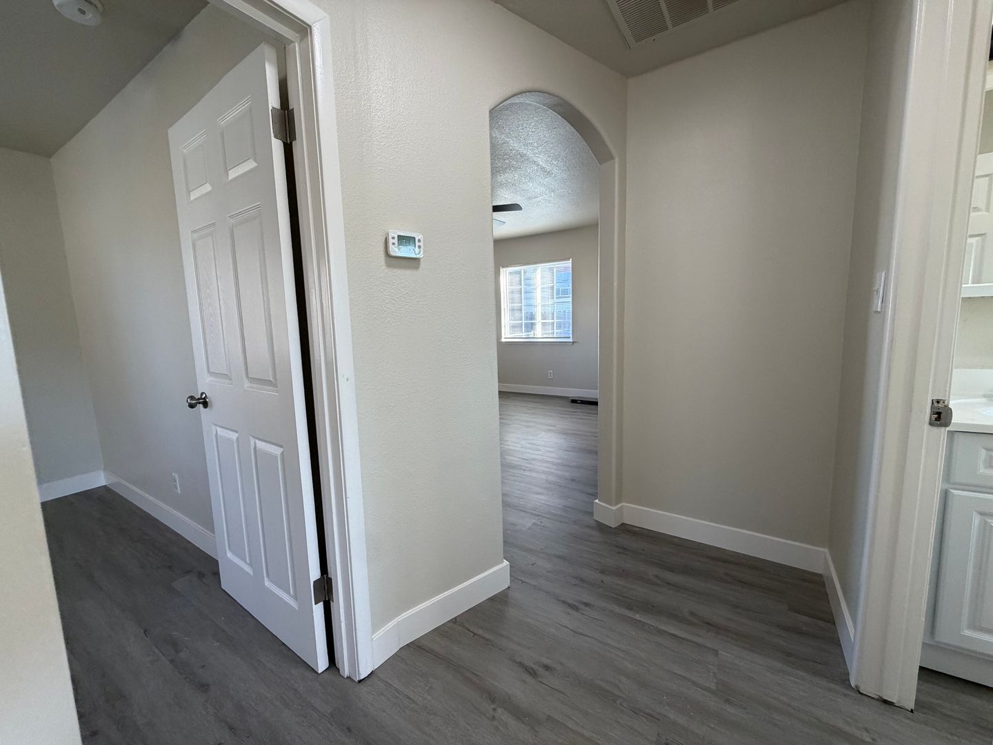 2569 - 2571 Erickson Street - Sacramento - California - 2 bed, 1 bath rental property