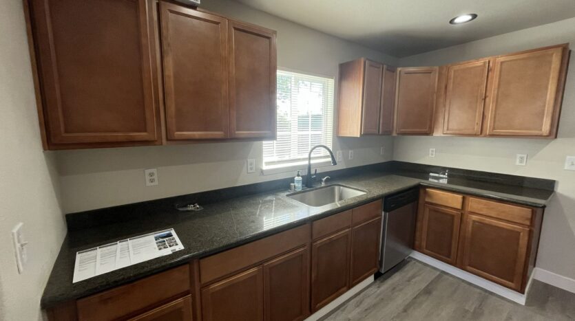 2569 - 2571 Erickson Street - Sacramento - California - 2 bed, 1 bath rental property