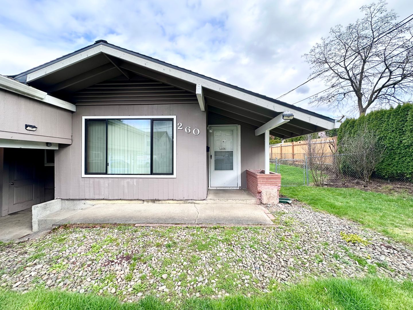 260 SE Elliot Ave - Gresham - Oregon - 2 bed, 1 bath rental property