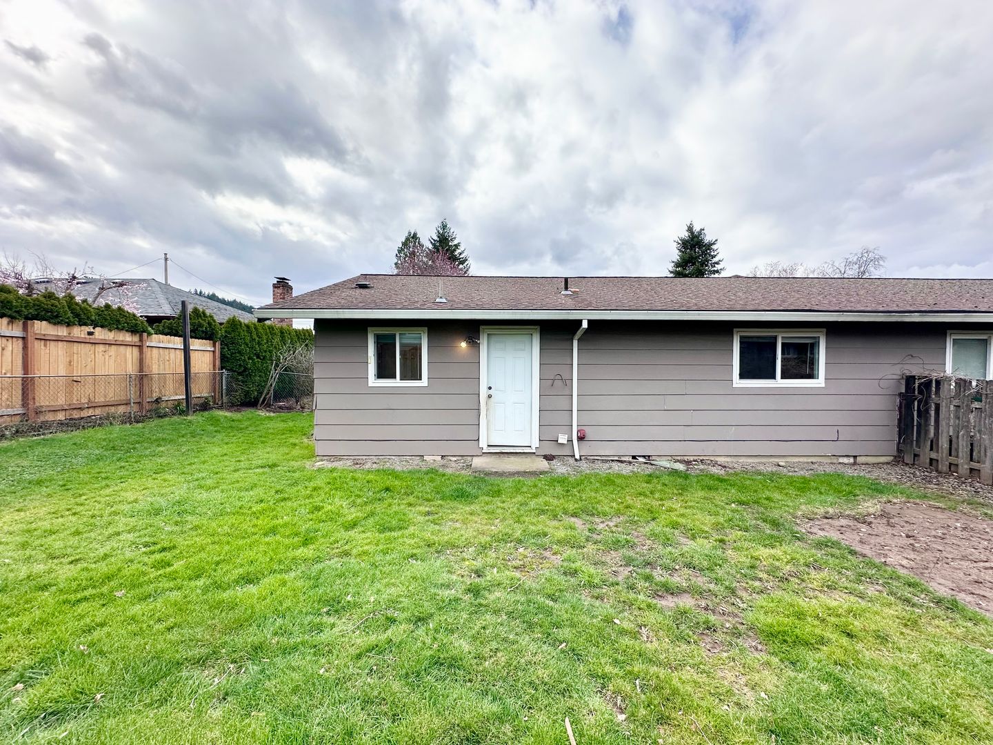 260 SE Elliot Ave - Gresham - Oregon - 2 bed, 1 bath rental property