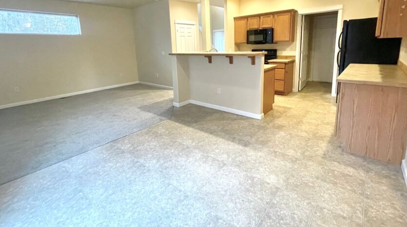 2638 SW Cascade Mountain Lane - Redmond - Oregon - 3 bed, 2.5 bath rental property