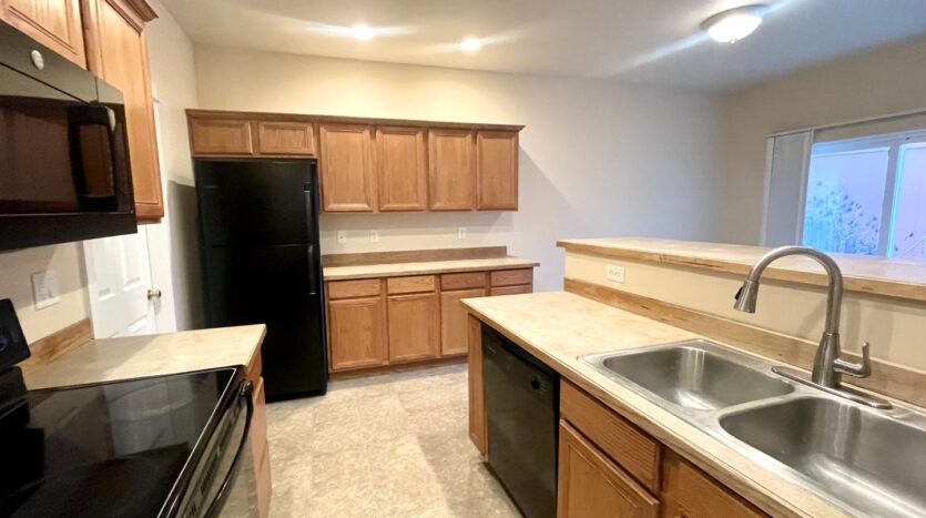 2638 SW Cascade Mountain Lane - Redmond - Oregon - 3 bed, 2.5 bath rental property