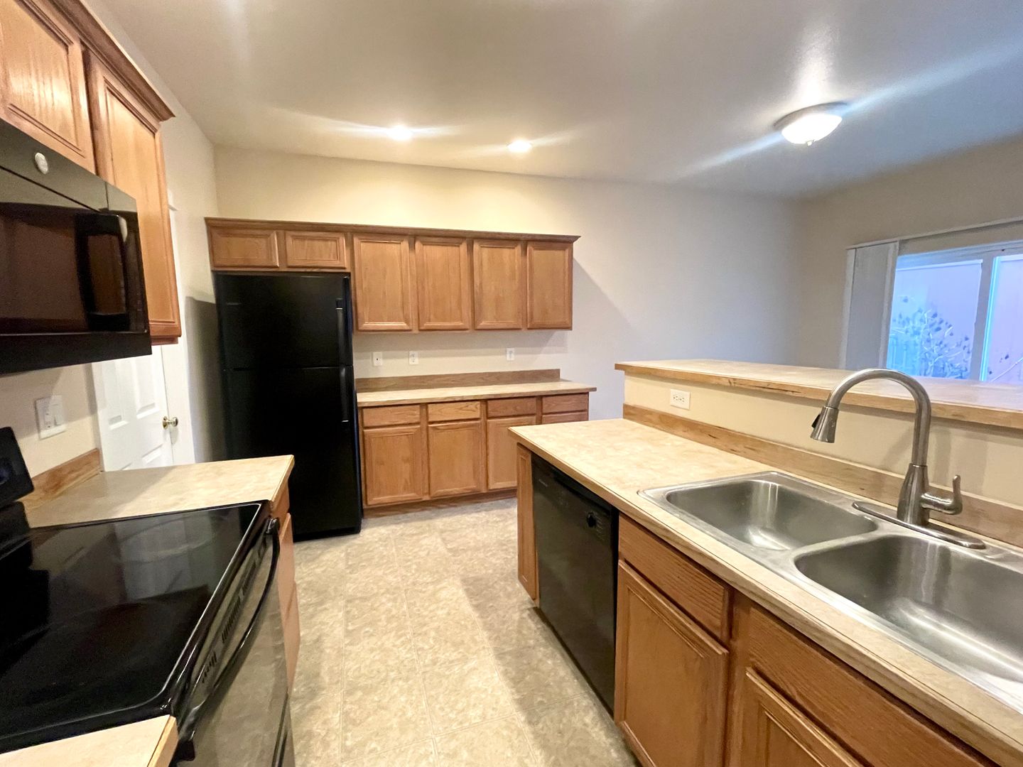 2638 SW Cascade Mountain Lane - Redmond - Oregon - 3 bed, 2.5 bath rental property