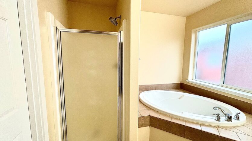 2638 SW Cascade Mountain Lane - Redmond - Oregon - 3 bed, 2.5 bath rental property