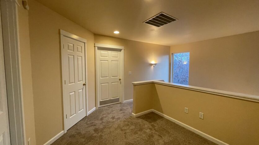 2638 SW Cascade Mountain Lane - Redmond - Oregon - 3 bed, 2.5 bath rental property