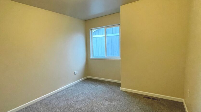 2638 SW Cascade Mountain Lane - Redmond - Oregon - 3 bed, 2.5 bath rental property