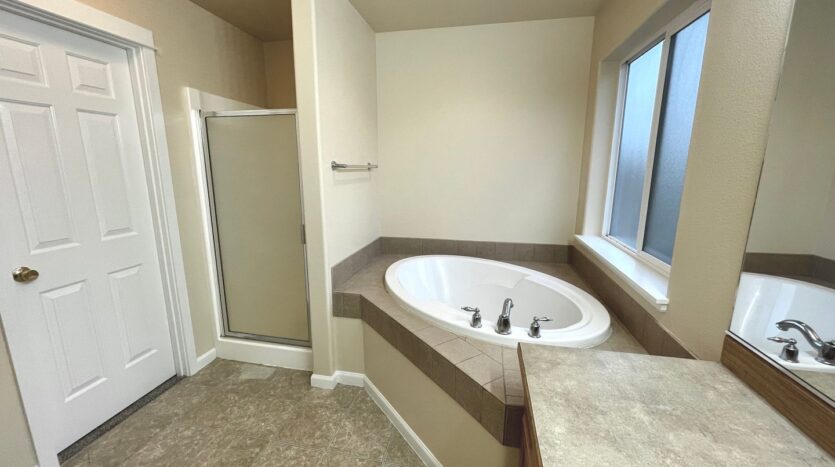 2638 SW Cascade Mountain Lane - Redmond - Oregon - 3 bed, 2.5 bath rental property