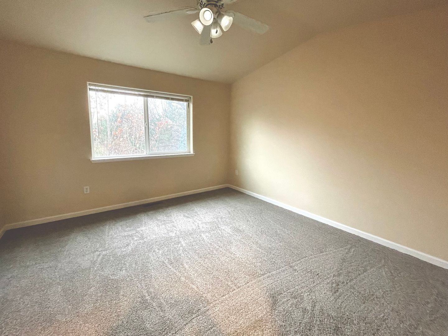 2638 SW Cascade Mountain Lane - Redmond - Oregon - 3 bed, 2.5 bath rental property