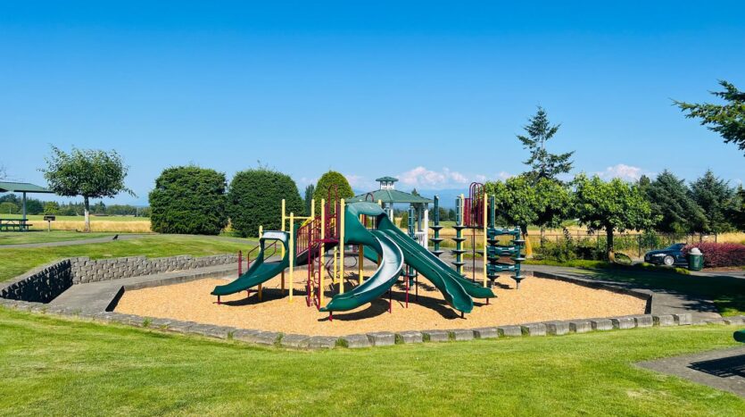 2650 Glenmore - Ferndale - Washington - 4 bed, 2.5 bath rental property