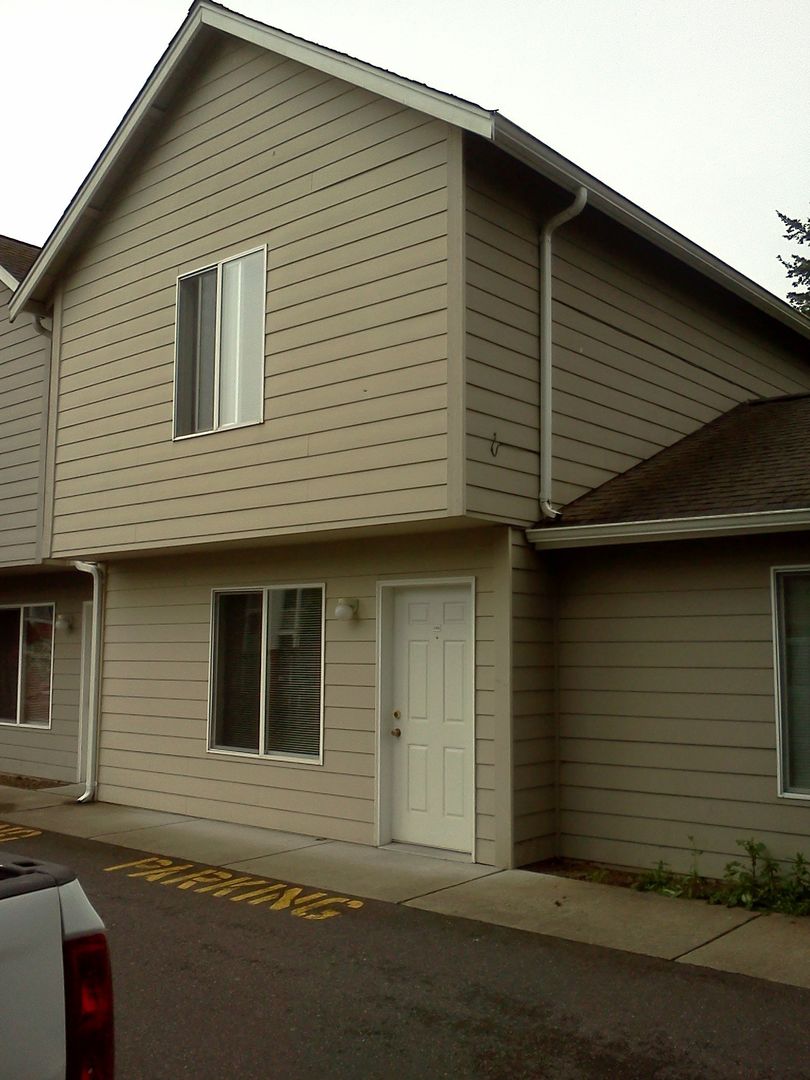 2719 - 2723 West Maplewood Avenue - Bellingham - Washington - 2 bed, 1.5 bath rental property