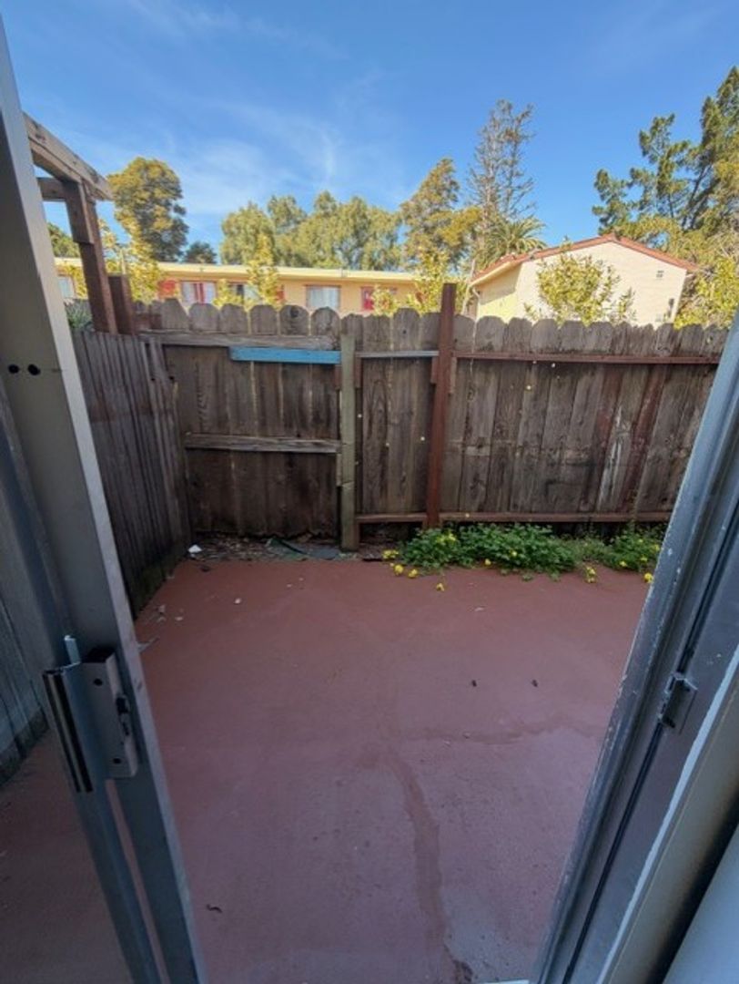 29163 Dixon Street - Hayward - California - 3 bed, 1.5 bath rental property